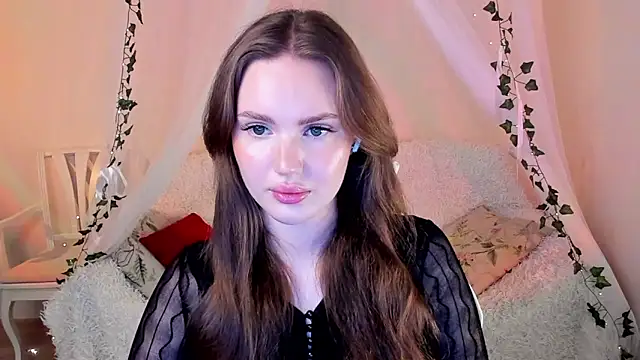 Snapshot of MishkaMe chatting on October 21, 1:54 pm MishkaMe online show from October 21, 1:54 pm