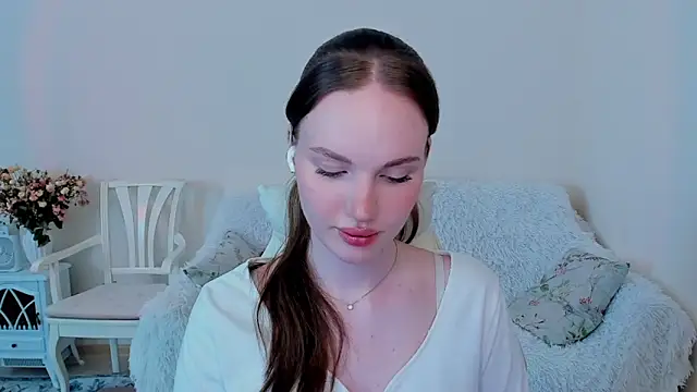 Snapshot of MishkaMe chatting on June 9, 3:57 pm MishkaMe online show from June 9, 3:57 pm