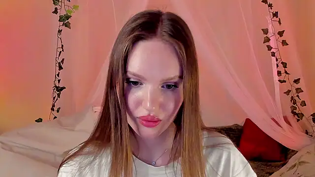 Snapshot of MishkaMe chatting on February 23, 7:28 pm MishkaMe online show from February 23, 7:28 pm