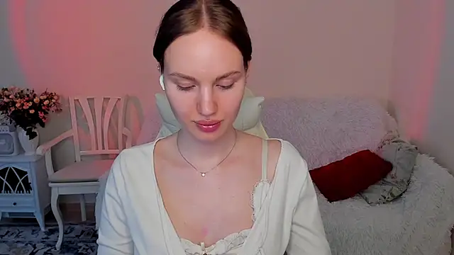Snapshot of MishkaMe chatting on June 11, 2:25 pm MishkaMe online show from June 11, 2:25 pm