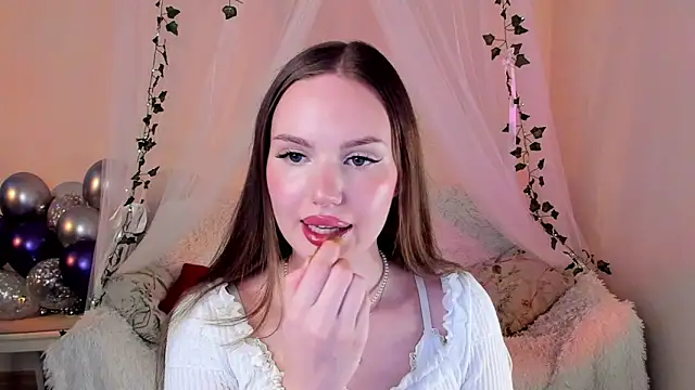 Snapshot of MishkaMe chatting on September 24, 12:44 pm MishkaMe online show from September 24, 12:44 pm