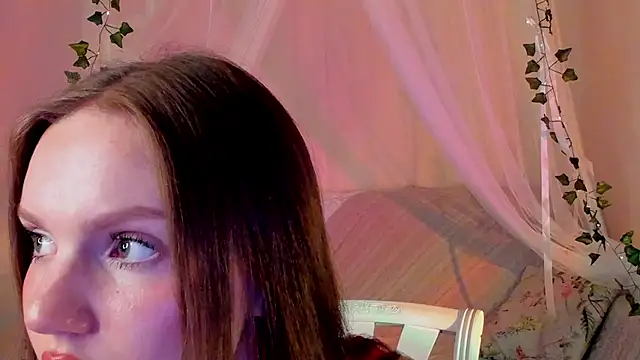 Snapshot of MishkaMe chatting on March 19, 2:57 pm MishkaMe online show from March 19, 2:57 pm