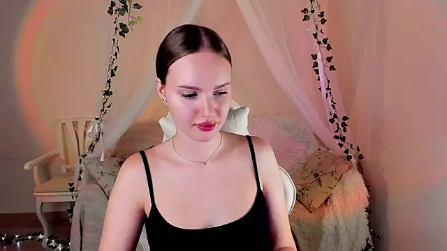 Snapshot of MishkaMe chatting on September 14, 3:56 pm MishkaMe online show from September 14, 3:56 pm