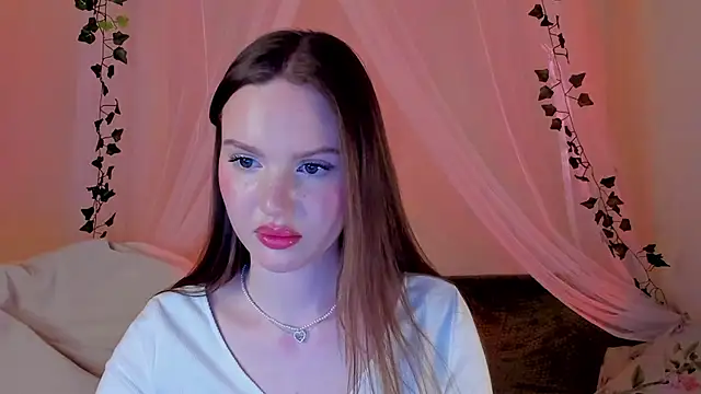 Snapshot of MishkaMe chatting on February 21, 3:43 pm MishkaMe online show from February 21, 3:43 pm