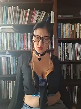 Snapshot of TheDime chatting on March 11, 5:46 pm TheDime online show from March 11, 5:46 pm