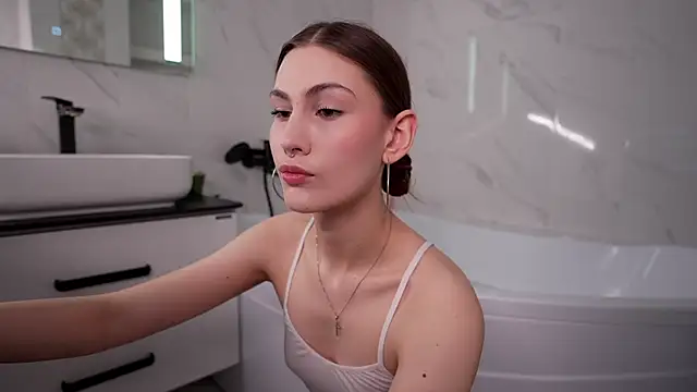 AlisaLore online show from March 10, 7:33 am