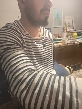 giorgakaci69 online show from April 29, 9:32 pm