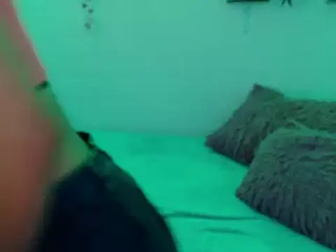 Snapshot of kyomy_222 chatting on December 17, 10:15 pm kyomy 222 online show from December 17, 10:15 pm