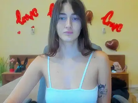 Snapshot of Moon-liza chatting on October 8, 6:04 am Moon-liza online show from October 8, 6:04 am