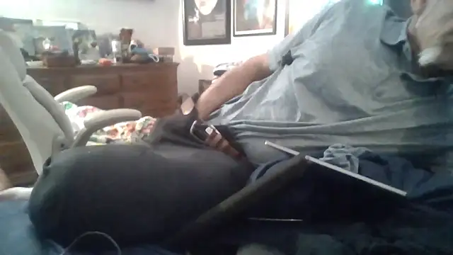 Snapshot of den-rock4u chatting on November 11, 4:07 am den-rock4u online show from November 11, 4:07 am