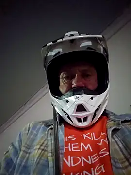 Snapshot of den-rock4u chatting on December 20, 5:32 am den-rock4u online show from December 20, 5:32 am