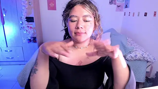 StephaniFox online show from March 18, 3:23 am