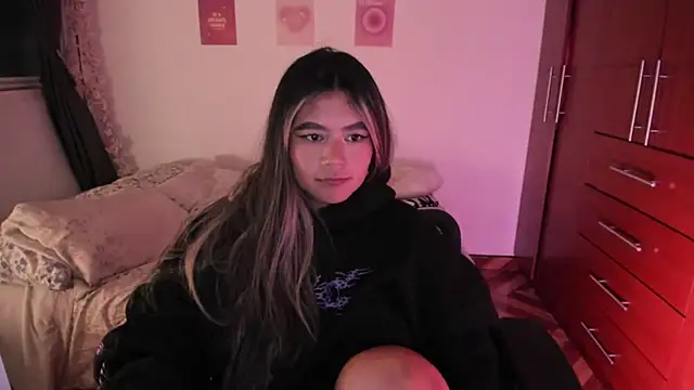 StephaniFox online show from November 9, 3:32 am