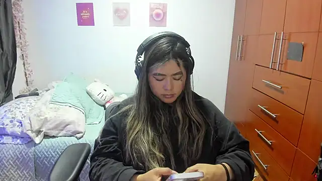 StephaniFox online show from October 20, 4:14 am