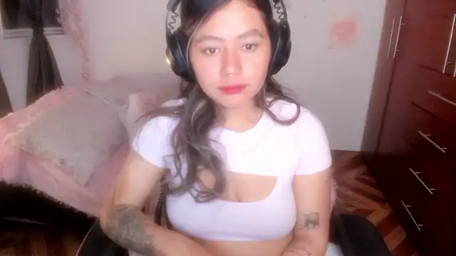 StephaniFox online show from January 10, 1:45 am