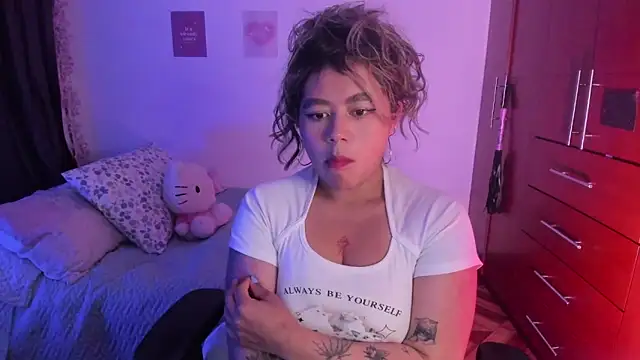 StephaniFox online show from October 13, 12:45 am