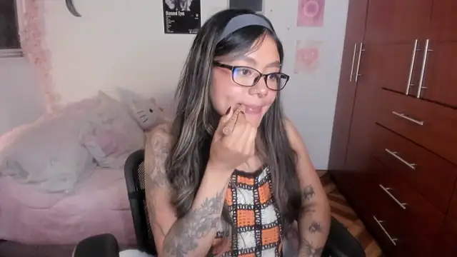 StephaniFox online show from January 19, 4:49 am