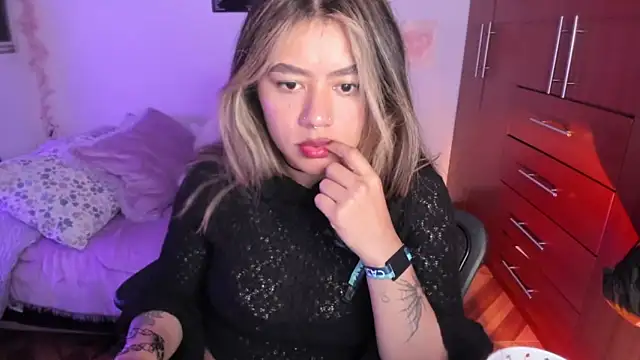 StephaniFox online show from March 24, 1:27 am