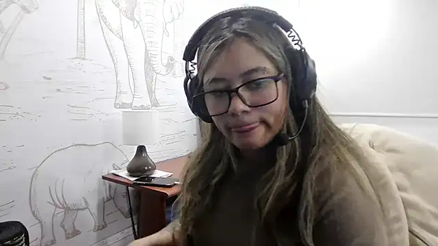 StephaniFox online show from March 28, 4:02 am