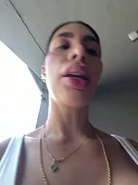 Snapshot of Dj_scarlettmorreti chatting on May 24, 6:30 pm Dj scarlettmorreti online show from May 24, 6:30 pm