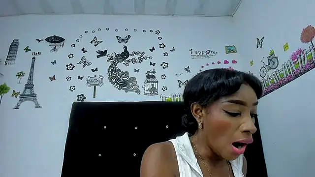 Snapshot of LariissaWilson chatting on October 9, 4:35 am LariissaWilson online show from October 9, 4:35 am