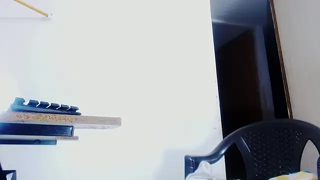 taniabigxx online show from May 24, 4:45 am