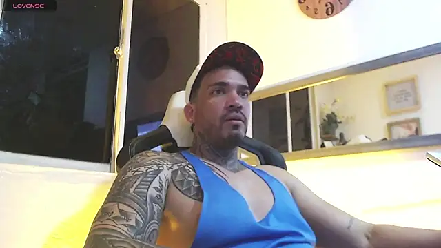 Snapshot of Angel_sex_latin chatting on March 6, 3:57 am Angel sex latin online show from March 6, 3:57 am