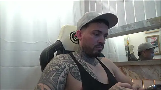 Snapshot of Angel_sex_latin chatting on October 10, 4:46 am Angel sex latin online show from October 10, 4:46 am