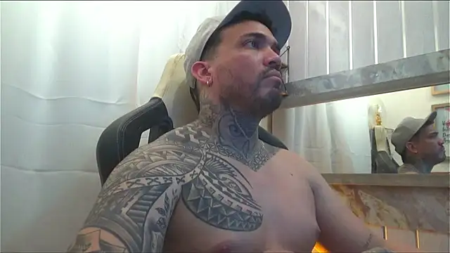 Snapshot of Angel_sex_latin chatting on September 22, 3:45 am Angel sex latin online show from September 22, 3:45 am