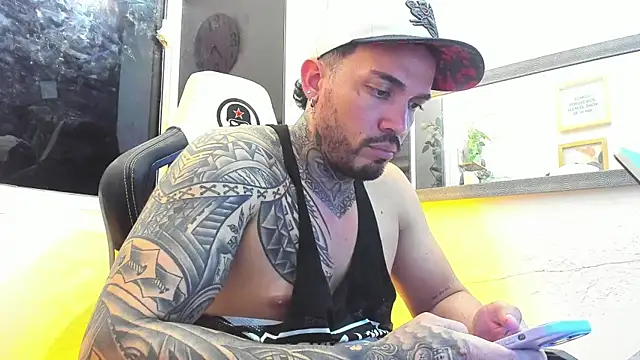 Snapshot of Angel_sex_latin chatting on February 5, 8:21 am Angel sex latin online show from February 5, 8:21 am