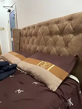 sknzy09 online show from November 11, 4:35 pm