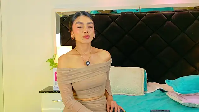 Holly Brensonexx  online show from November 12, 1:37 pm