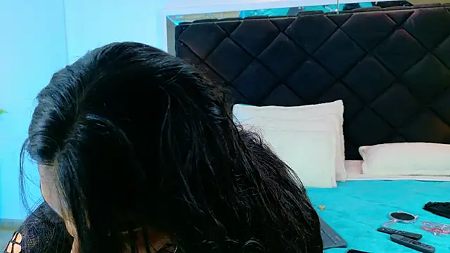 Snapshot of Holly_Brensonexx_ chatting on October 15, 1:08 pm Holly Brensonexx online show from October 15, 1:08 pm