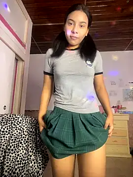 Snapshot of hannaxnatx chatting on October 25, 6:52 pm hannaxnatx online show from October 25, 6:52 pm