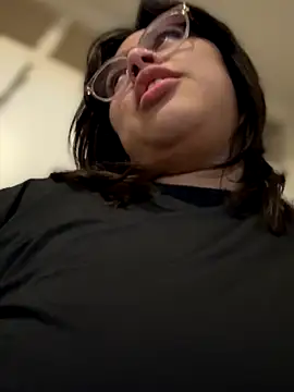 Snapshot of miacanela_xo chatting on November 12, 3:21 am miacanela xo online show from November 12, 3:21 am