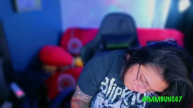 Snapshot of miacanela_xo chatting on November 6, 2:37 am miacanela xo online show from November 6, 2:37 am