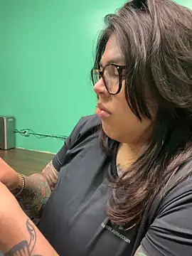 miacanela xo online show from April 15, 3:23 am