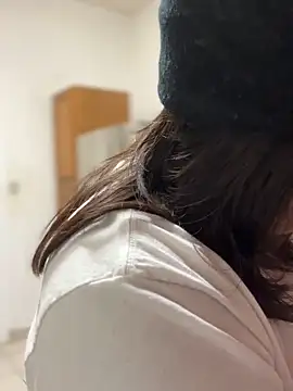 Snapshot of miacanela_xo chatting on November 27, 4:02 am miacanela xo online show from November 27, 4:02 am