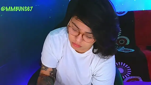 Snapshot of miacanela_xo chatting on October 2, 2:04 am miacanela xo online show from October 2, 2:04 am