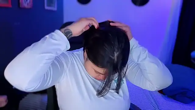 miacanela xo online show from April 2, 1:35 am