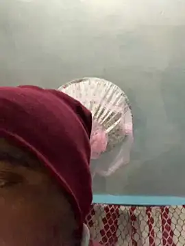 Snapshot of SweetFatBoy chatting on March 9, 4:33 pm SweetFatBoy online show from March 9, 4:33 pm