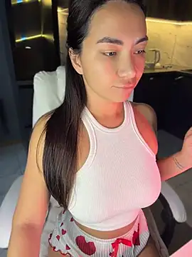 Snapshot of Melisa_Ester chatting on July 4, 6:23 pm Melisa Ester online show from July 4, 6:23 pm