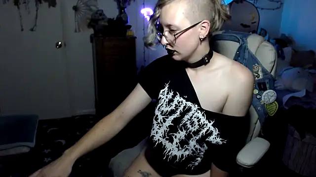 Snapshot of Bigbearnbunnyboy chatting on July 21, 4:58 am Bigbearnbunnyboy online show from July 21, 4:58 am