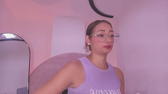 vale ross  online show from April 11, 3:03 am