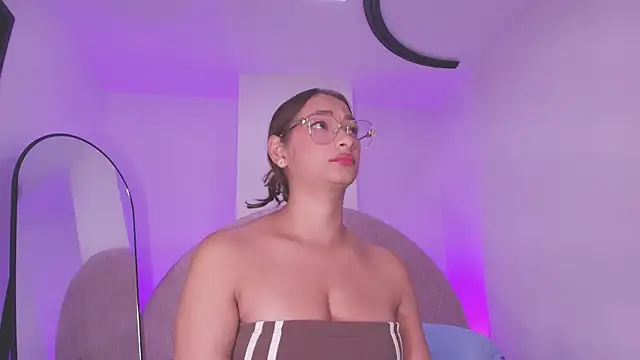 vale ross  online show from April 15, 3:12 am