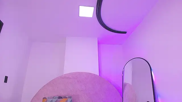 vale ross  online show from February 7, 3:03 am