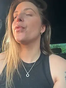 LiliMorganxxx online show from April 4, 5:30 pm