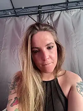 LiliMorganxxx online show from April 21, 3:18 pm