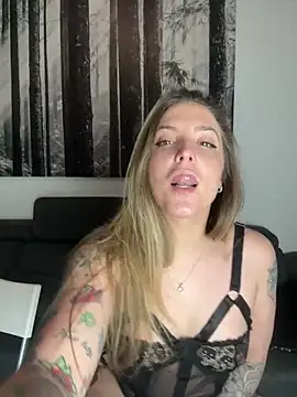 LiliMorganxxx online show from April 23, 10:44 pm