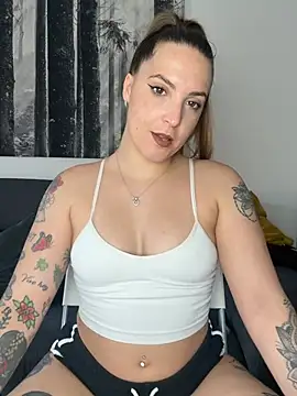 LiliMorganxxx online show from July 24, 2:46 pm
